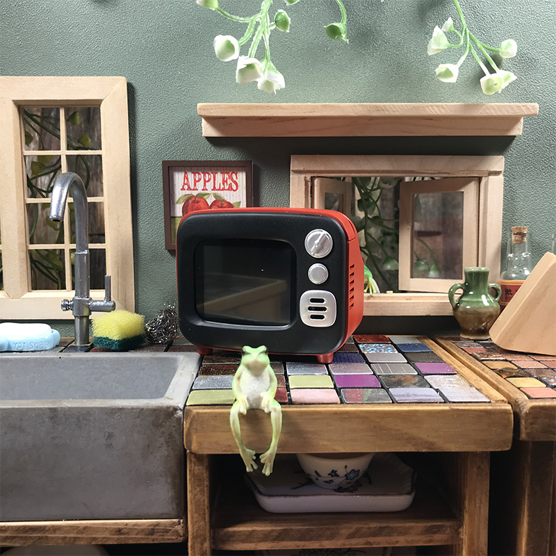 新款迷你电视机可播放触屏微缩小电视复古乡村场景娃娃屋模型配件