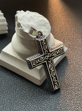 唐草十字-古法钛钢吊坠项链朋克