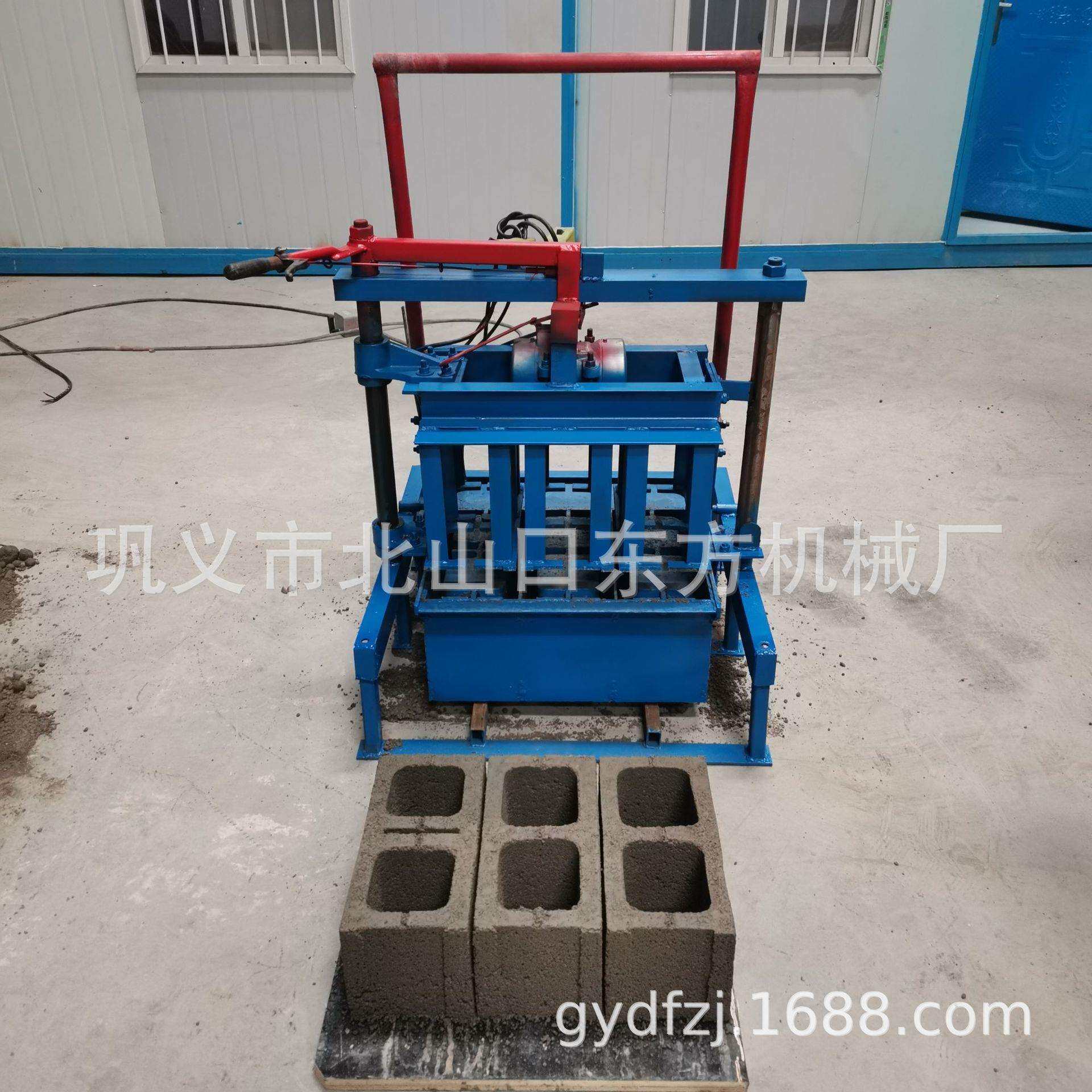 小型制砖机400-200-200方孔三块砖带砖板好移动晾晒砖型可换