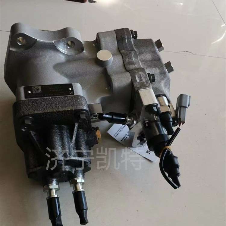 PC300-8燃油泵 挖机6D114发动机 柴油泵6745 -71-1170