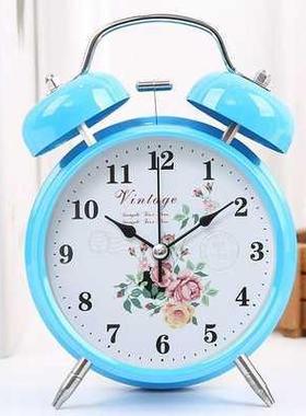 .Mechanical alarm clock desk clock old clockwork winding up
