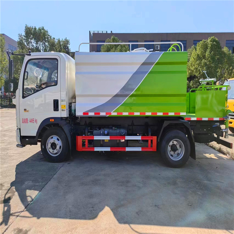 重汽蓝牌7吨公路环卫洒水车云内137马力发动机五档带副变速爬坡强