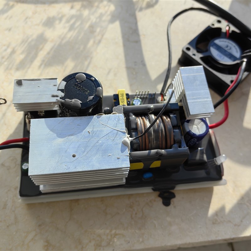 电动四轮车充电器充电机锂电池充电器新能源灌胶工艺24V48V60V72V