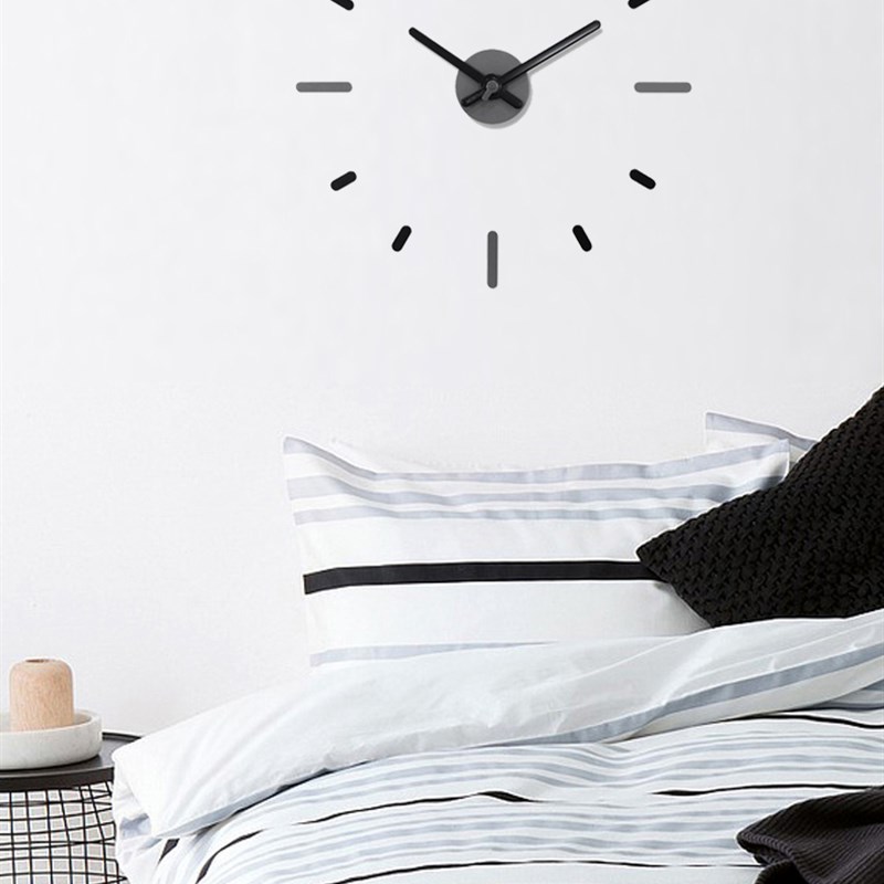 简约创意圆形挂钟客厅静音 免打孔装饰时钟极简轻奢挂墙钟表壁钟