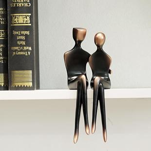 家居书房柜边树脂工艺品坐桌边摆件 创意抽象情侣人物艺术雕塑欧式