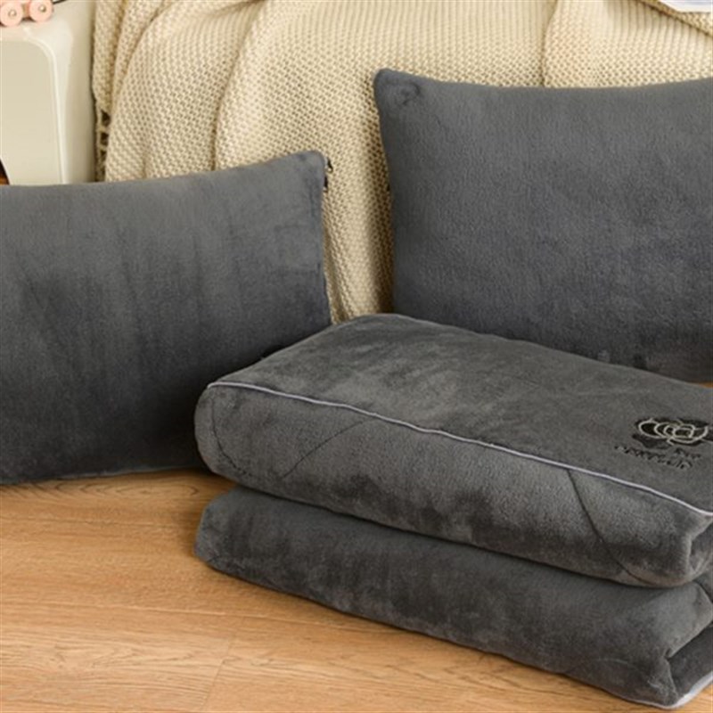 长方形加厚保暖纯色抱枕被子两用A珊瑚绒毯小枕头汽车靠垫沙发午