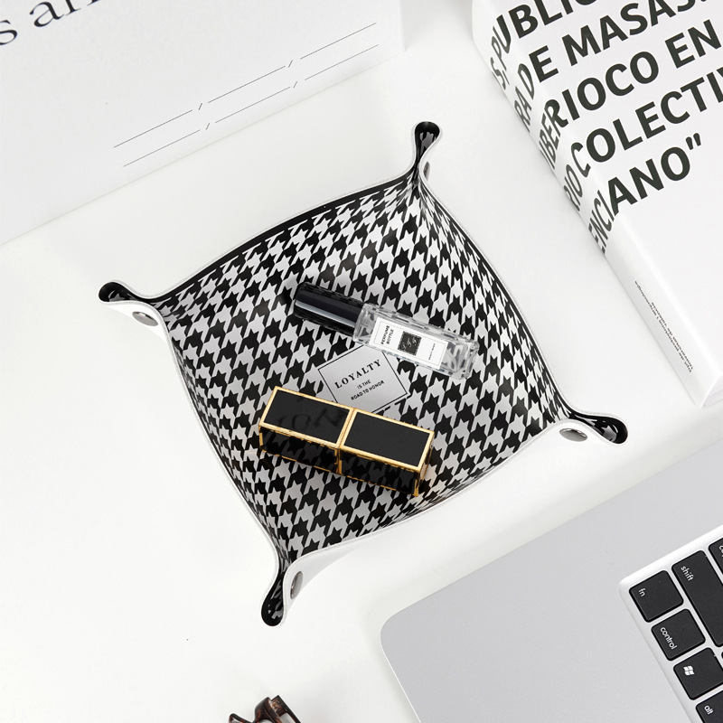 杂物收纳盒北欧皮革整理盒零食宿舍桌面首饰化妆品储物子置物篮