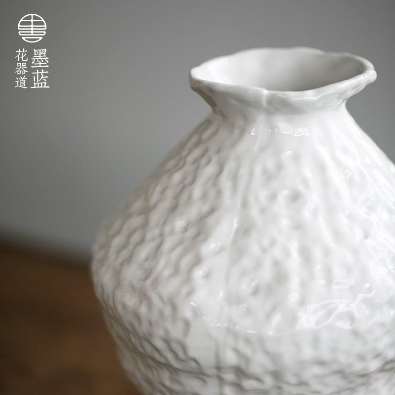白色肌理陶瓷花器手作锤纹陶罐客厅桌面摆件插花复古装饰花瓶