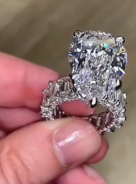 Huitan Gorgeous Big Pear Shape Engagement Ring Square CZ Pro