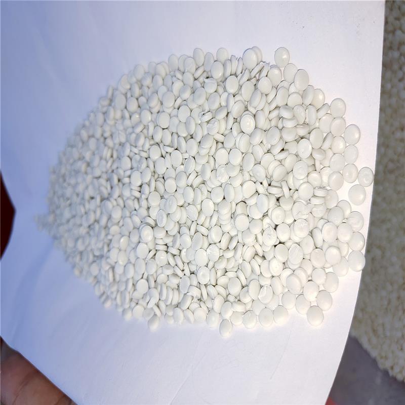 吹塑再生颗粒牛奶瓶白色再生料塑木地板料