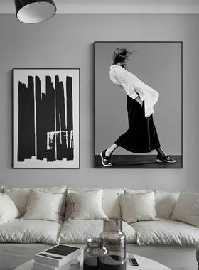现代黑白灰玄关装饰画日系人物壁画民宿样板房沙发背景设计师挂画