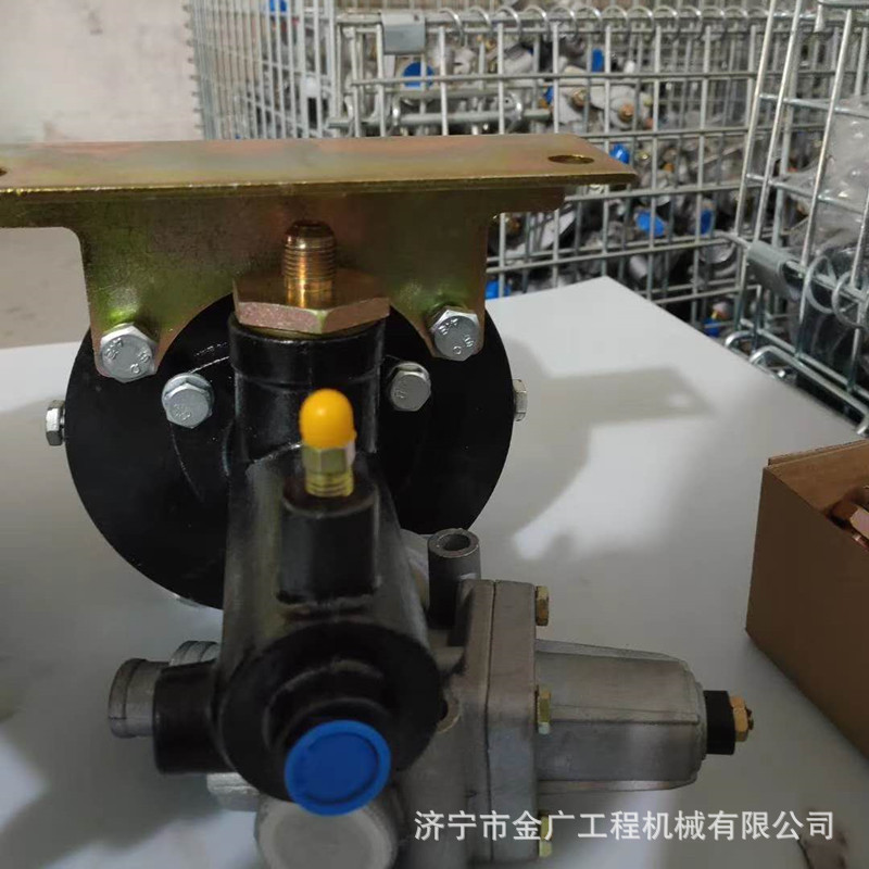供应CG970装载机 空气加力泵 刹车总泵制动阀油门操纵阀卸荷阀