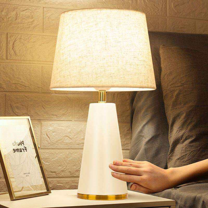 台灯卧室床头灯轻奢客厅现代简约北欧网红结婚家用触摸感应灯霖缇