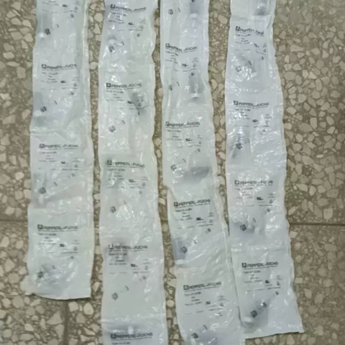 可维修倍加福传感器连接器接头V1-G-BK 224883,包装议价