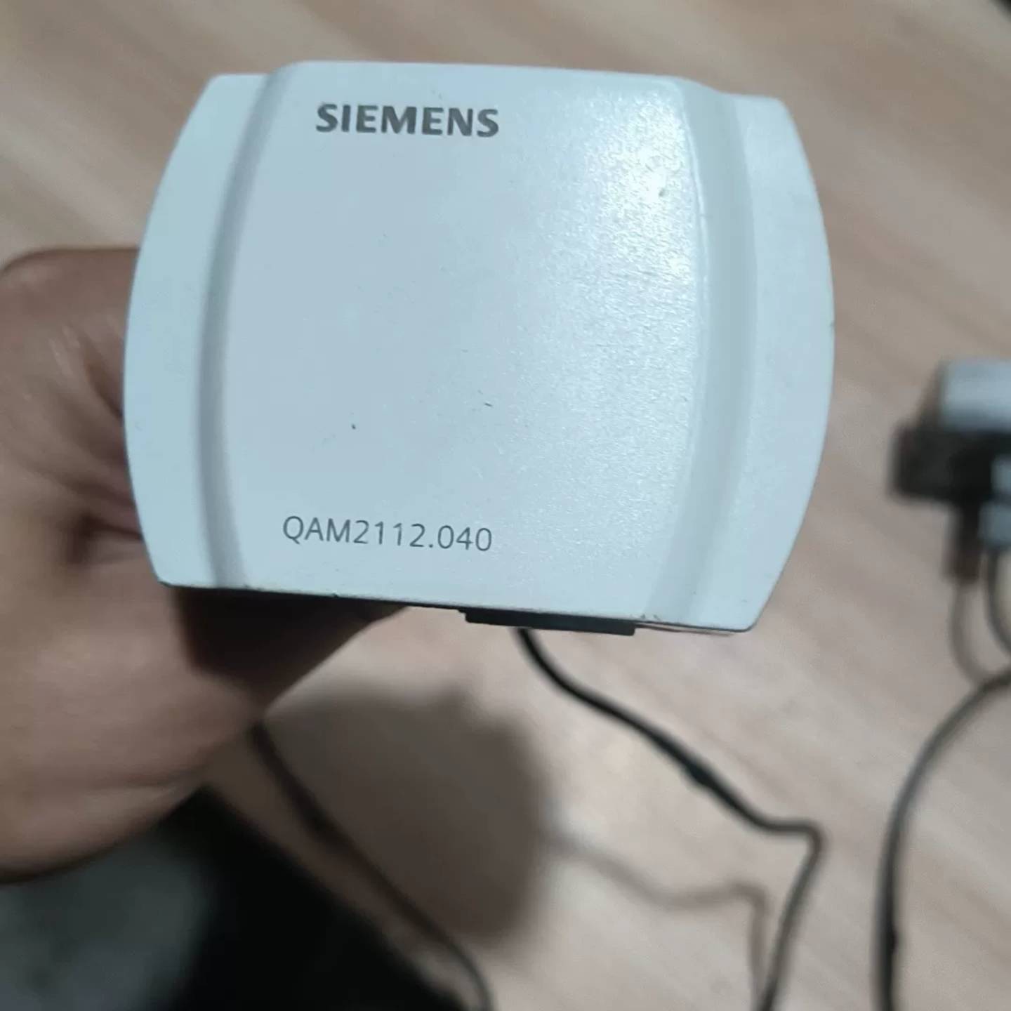 可维修西门子风管温度传感器QAM2112.040