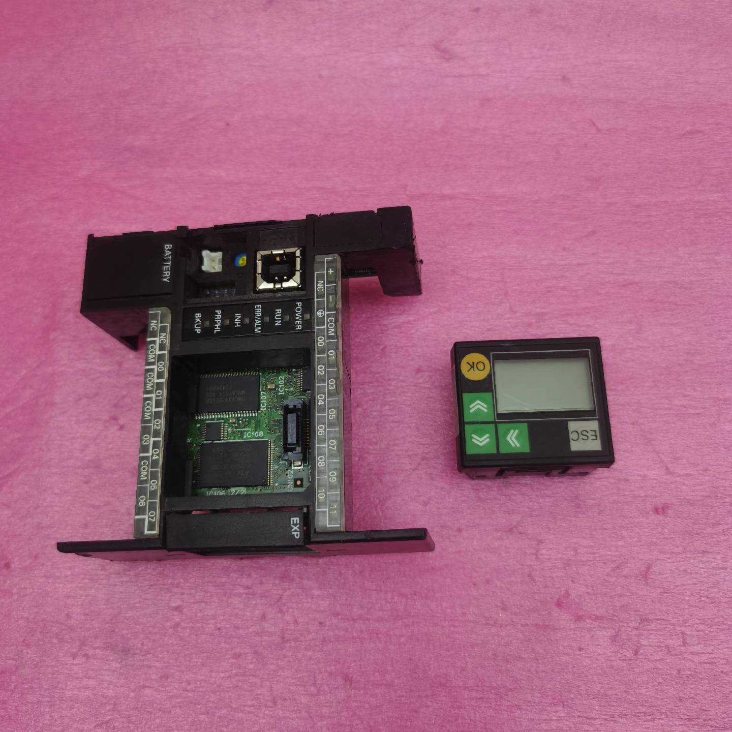 可维修正品欧姆龙PLC CP1L-L20DR-A议价