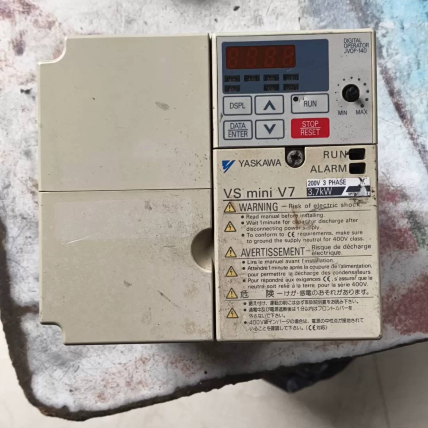 可维修安川变频器 CIMR-V7AA23P7 3.7KW 220v议价