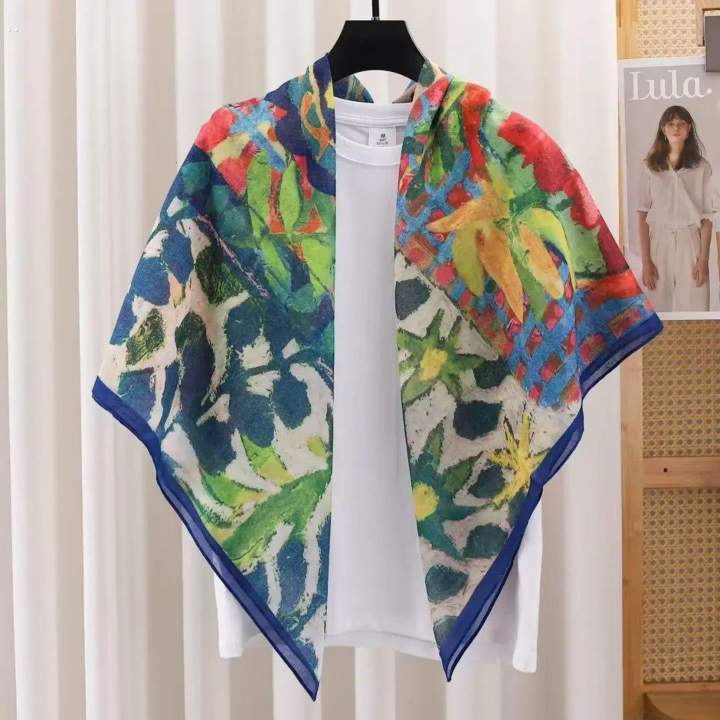 秋季2025新款民族风刺绣丝巾女时尚百搭护颈围巾旅行拍照方巾披肩