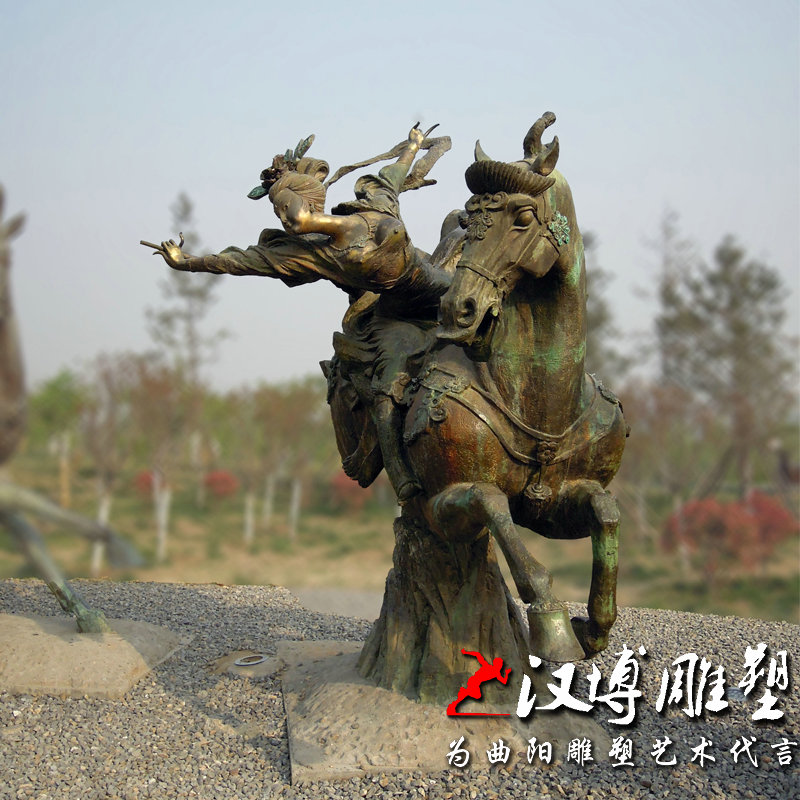 铸铜唐皇打马球人物雕塑玻璃纤维仿铜古代人物景观小品铜雕塑定制