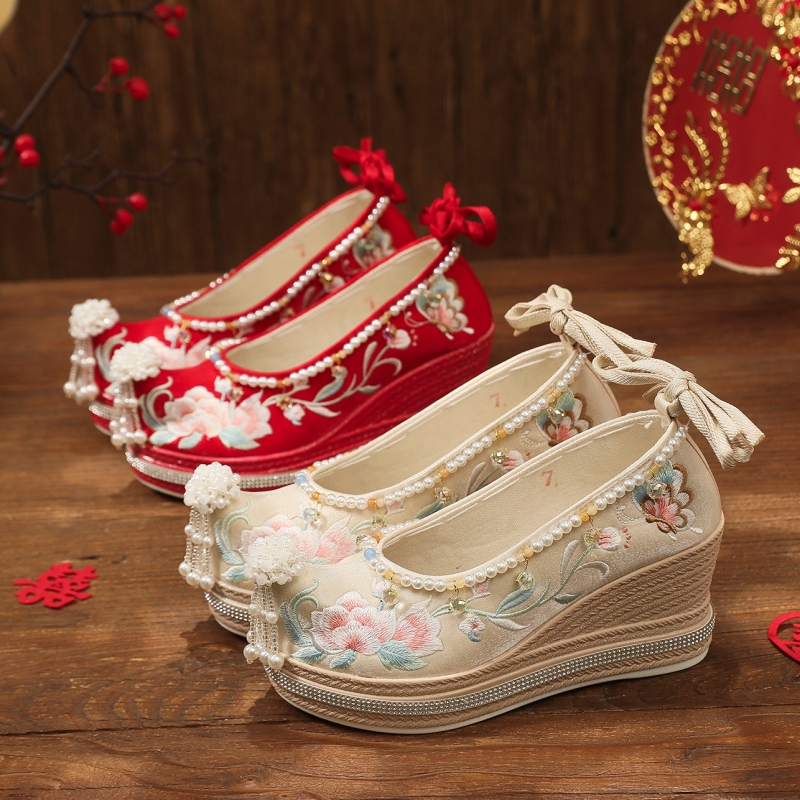 汉服鞋子女增高香槟色古风绣花鞋中式秀禾服婚鞋结婚布鞋配马面裙