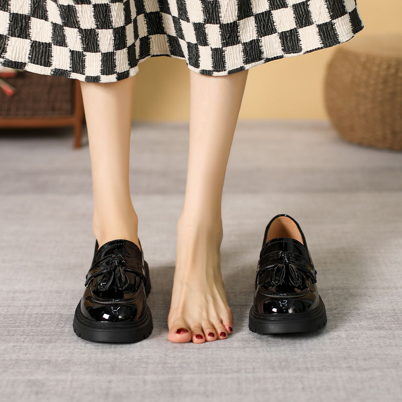 英伦小皮鞋女夏季2023新款百搭单鞋流苏厚底乐福鞋大码女鞋41一43