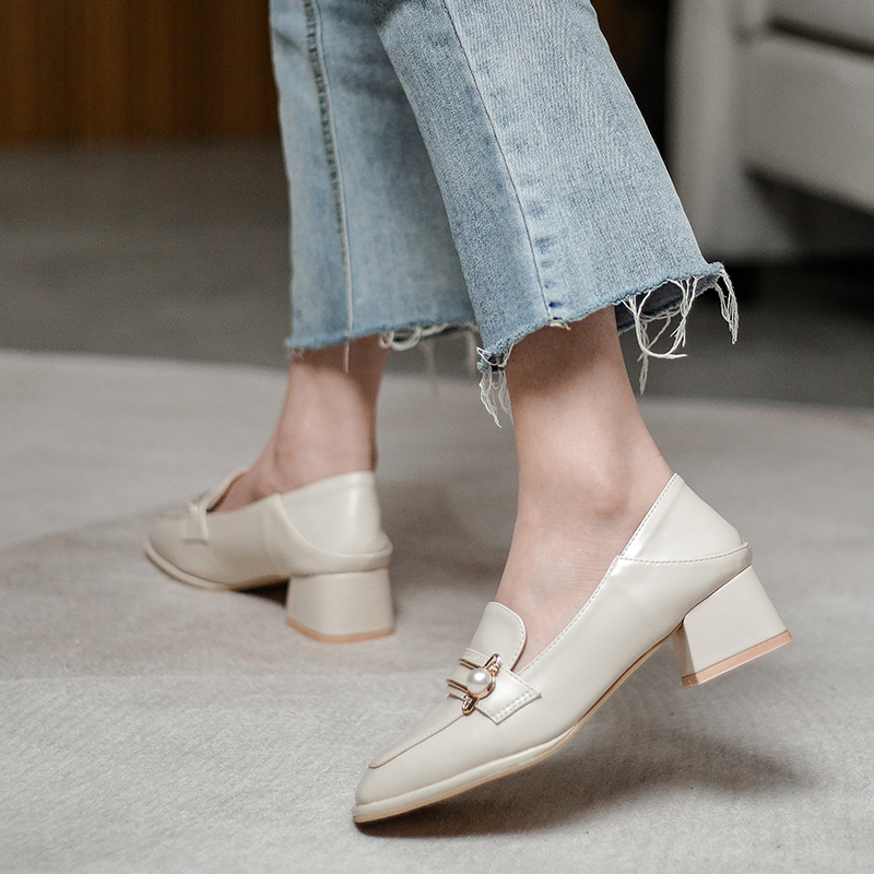 乐福鞋女冬2021新款中跟单鞋仙女粗跟小皮鞋英伦风大码女鞋41一43