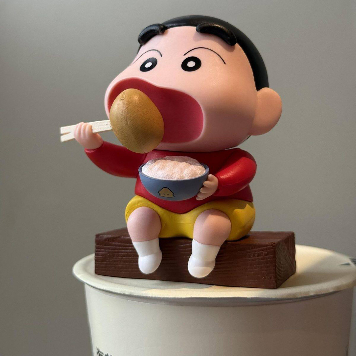 哇！超可爱的贪吃小新饭搭子摆件