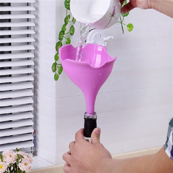 1PC New Cute Elephant Plastic Funnel Collapsible Style