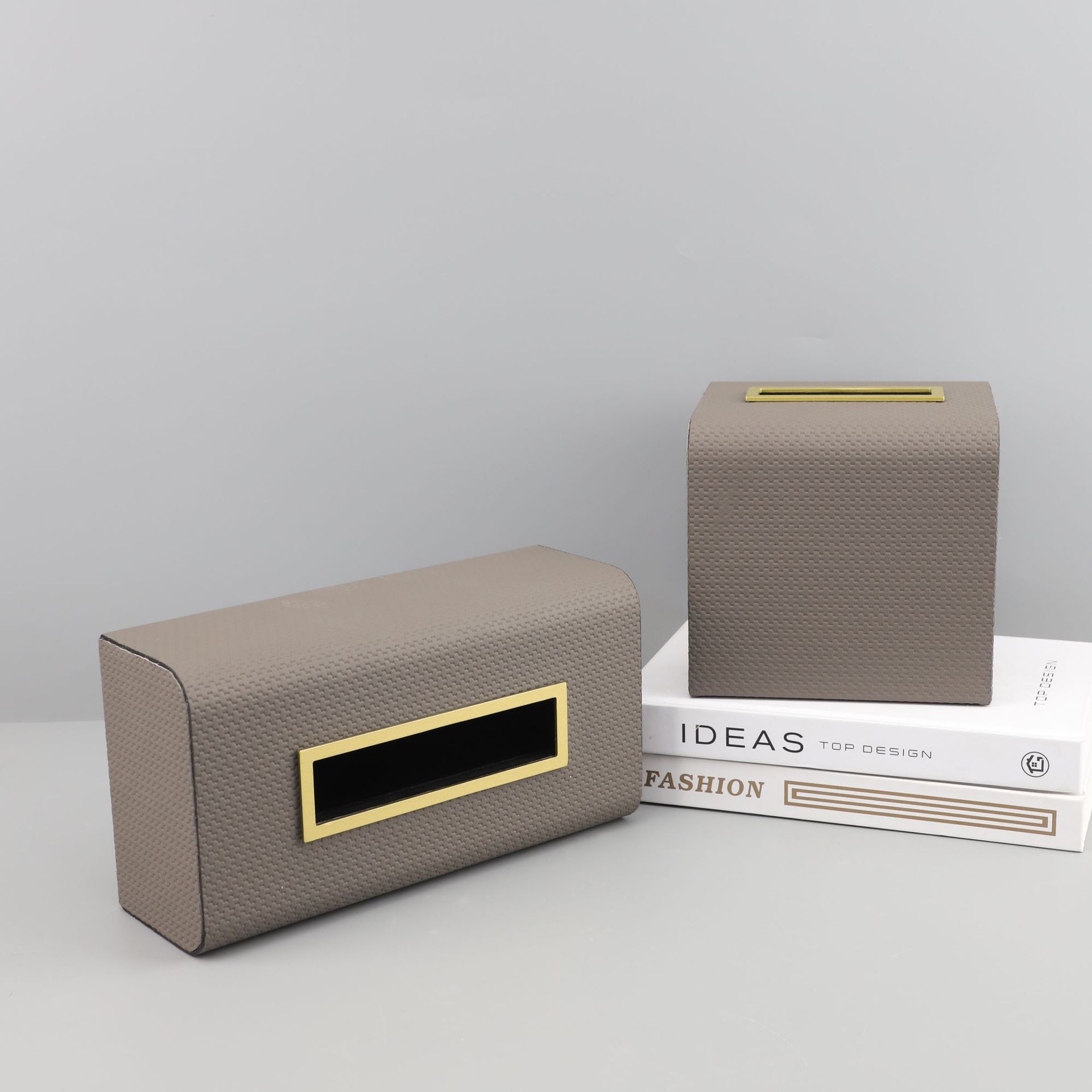 现代简约创意棕色皮革纸巾盒书房样板间书架客厅软装装饰品摆件