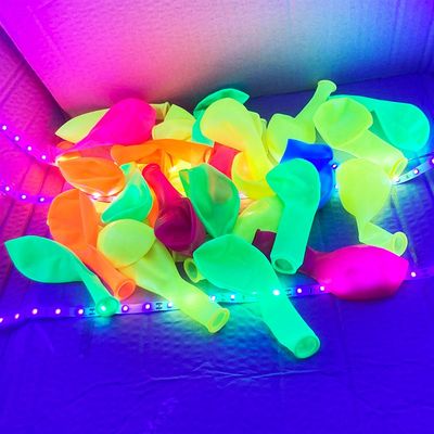 推荐5pcs UV Neon Balloons Glow in the Dark Decorations Black