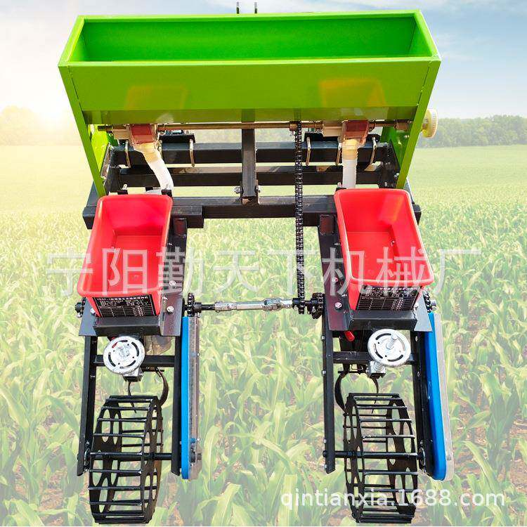 出口手扶四轮玉米播种机单行双行三行玉米大豆精播机种肥同播机