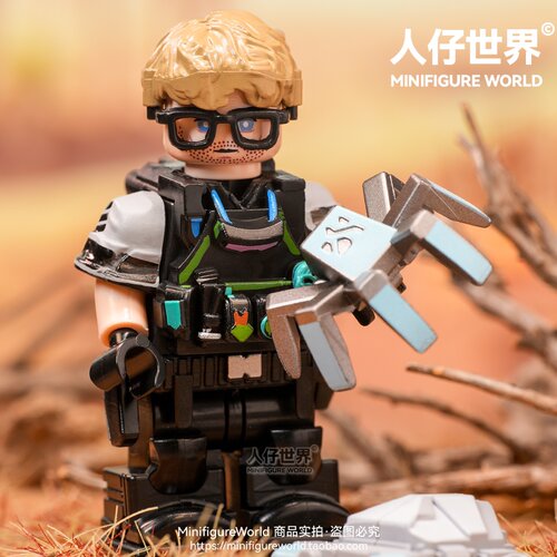 三角洲行动比特T仔麦晓雯蜂医威龙红狼军事周边拼装积木人仔玩具