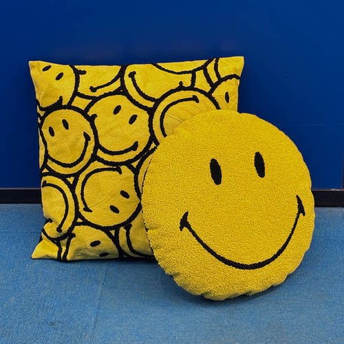 SMILEY笑脸悦动方圆枕抱枕