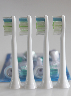 Cabe?as limpas da escova de dentes da substitui??o do dia