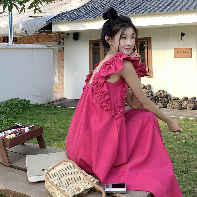 法式玫红色吊带连衣裙仙女夏季三亚穿搭海边度假沙滩多巴胺长裙子