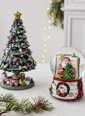 NUCHI跨境圣诞树脂八音盒桌面小摆件旋转圣诞树水晶球圣诞装饰品