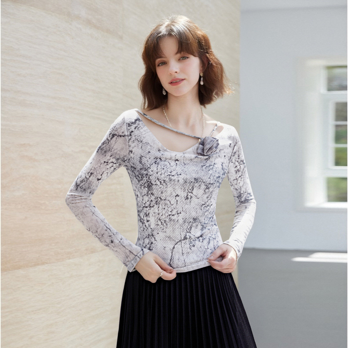 2026春款复古水墨扎染一字肩打底衫上衣显瘦气质百搭T恤女