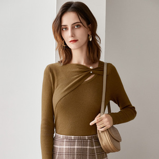 纳纹2025款新款女式毛衣珍珠扣设计感上衣内搭气质通勤针织衫女