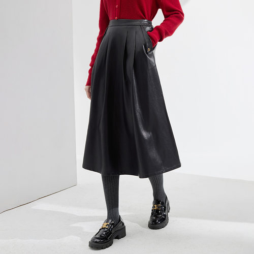 早春女式皮裙时尚感纯色伞裙气质风百搭通勤半截裙女