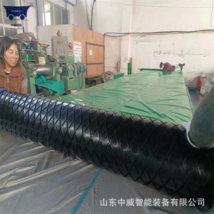 10000带CN层菱形耐磨胶板 2000 阻燃型矿用滚筒包胶菱形胶板