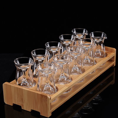 家用白酒小号一壶一杯烈r酒杯2两分酒器套装高脚12只一口杯带杯架