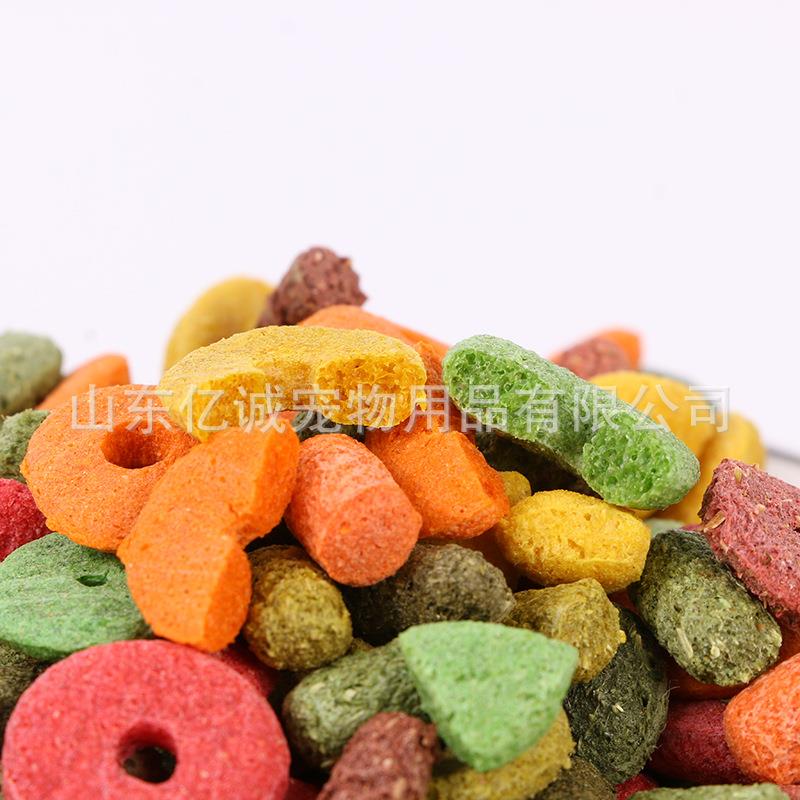 兔子膨化粮荷兰猪龙猫豚鼠仓鼠磨牙零食草圈供应厂家
