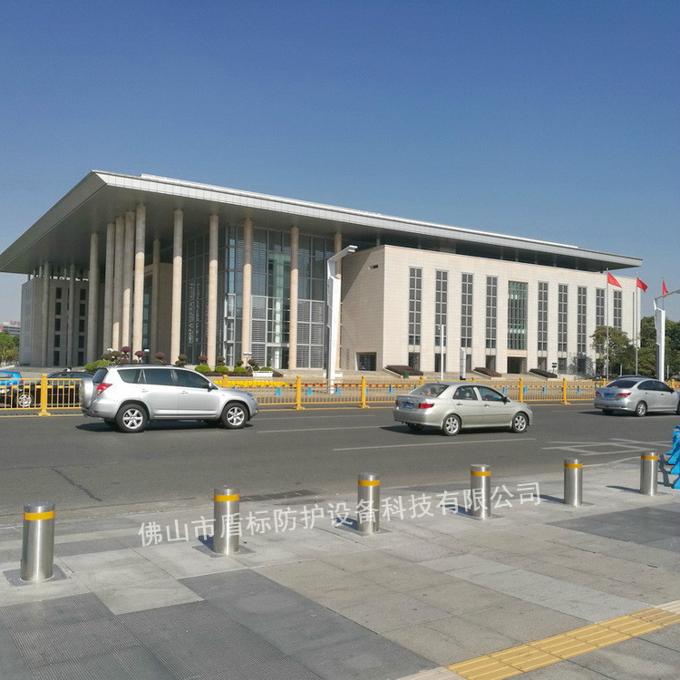 厂家批发自动升降式防冲撞隔离路桩成品不锈钢液压伸降柱商业车挡