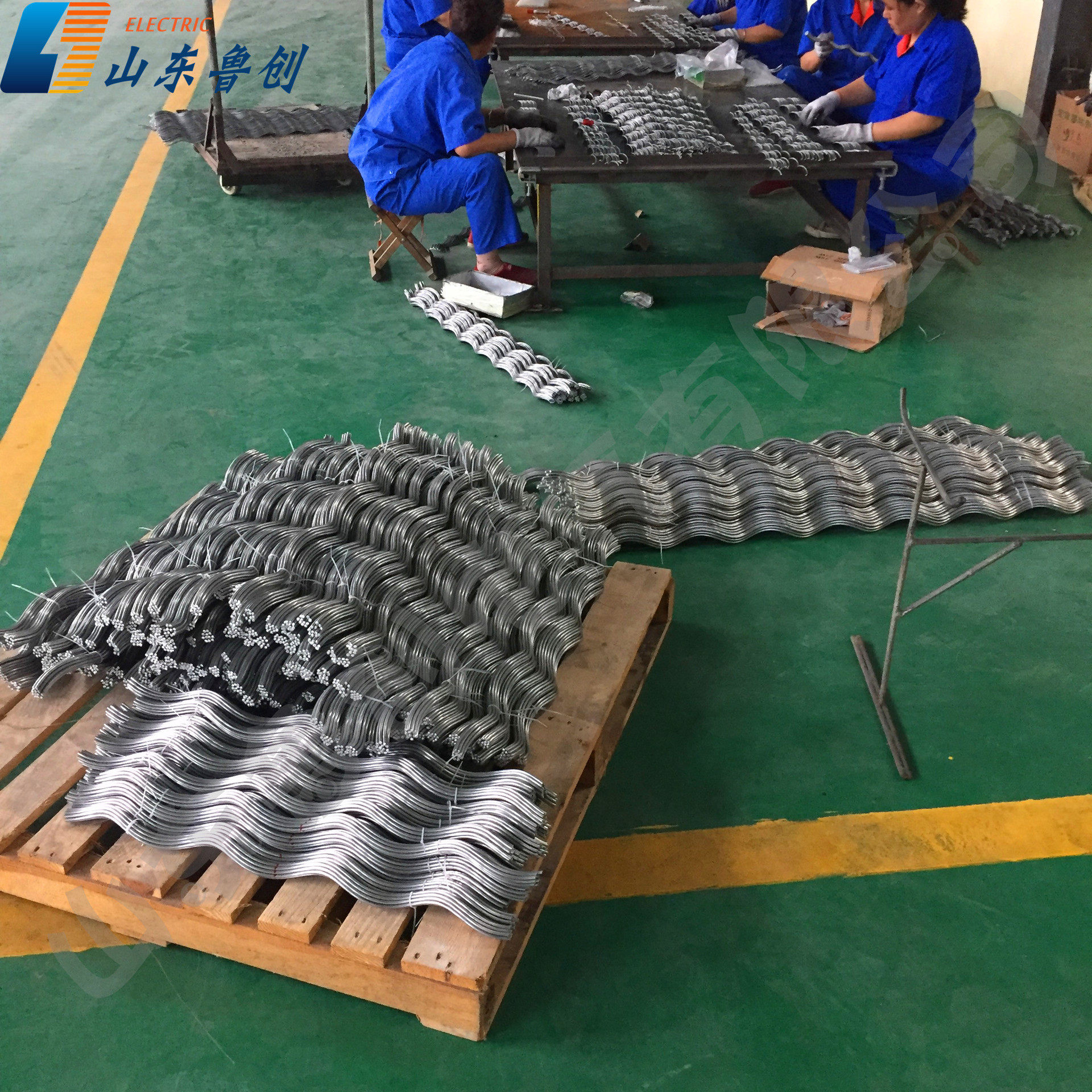 出售60-160KN直线金具串单双层预绞丝线路线夹电力金具出口产品