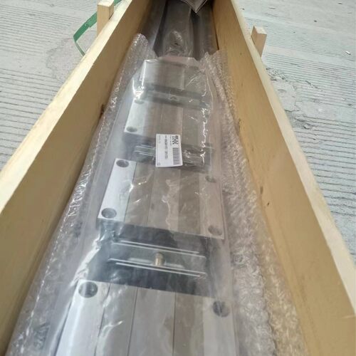 THK滚珠丝杠TS2525+1200LT ，THK螺母BLK2525-7.2ZZ