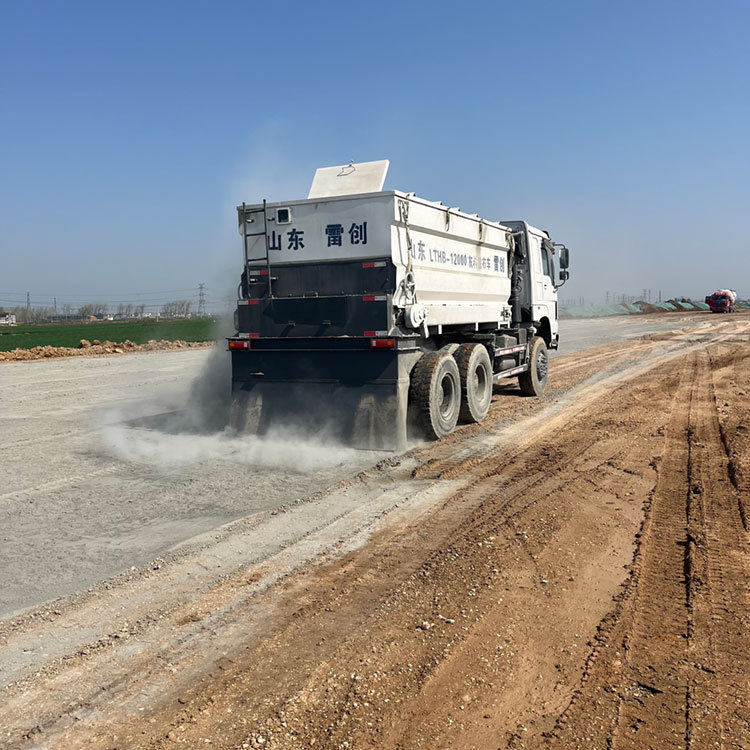 后挂式小型撒布机 修路用灰料撒布车 牵引式撒盐机路面施工