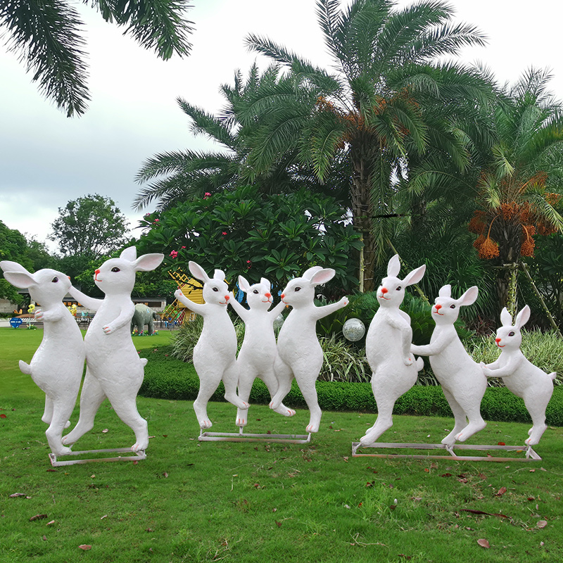 户外园林景观小品玻璃钢雕塑卡通动物兔子摆件幼儿园花园庭院装饰