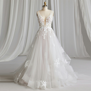 超仙小众蕾丝款 双肩深V领轻奢高级感礼服裙不规则裙摆 小拖尾新款