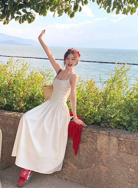 苏三三 白色吊带连衣裙女开春气质穿搭2025新款高级感显瘦长裙子