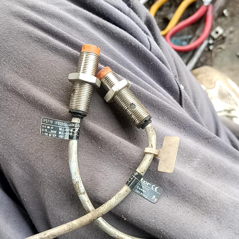 议价efector/ 易福门电感式传感器传感器 IF5719